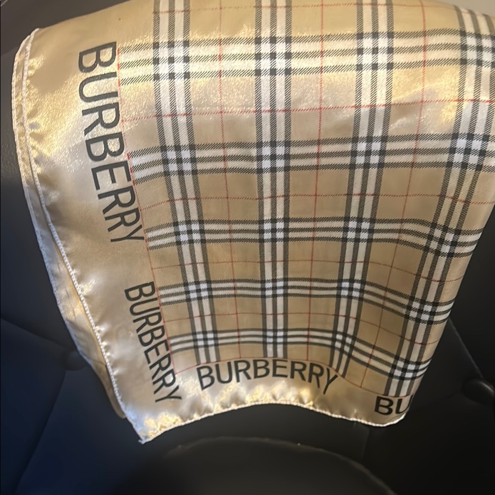 Small square shape satin Burberry neck scarf